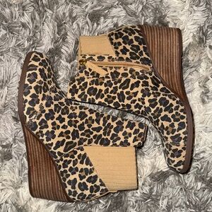 Toms leopard ankle booties